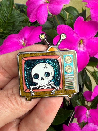 Skelly-Telly Vintage TV Enamel Pin