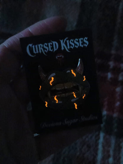 Zombie kisses enamel pin